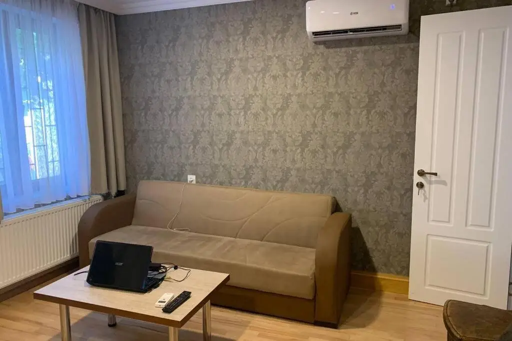 Тбилиси: Private House, In The Middle Of The City, In 10 Min. To Fabrika