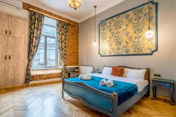 Тбилиси: Old Tbilisi 3Br Apt. 2Bathrooms, 2 Min. From Rustaveli Ave