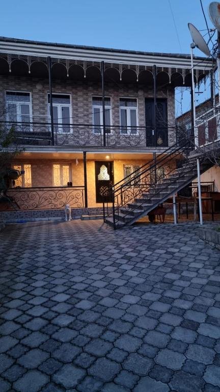 Кутаиси: Tsereteli Street #16