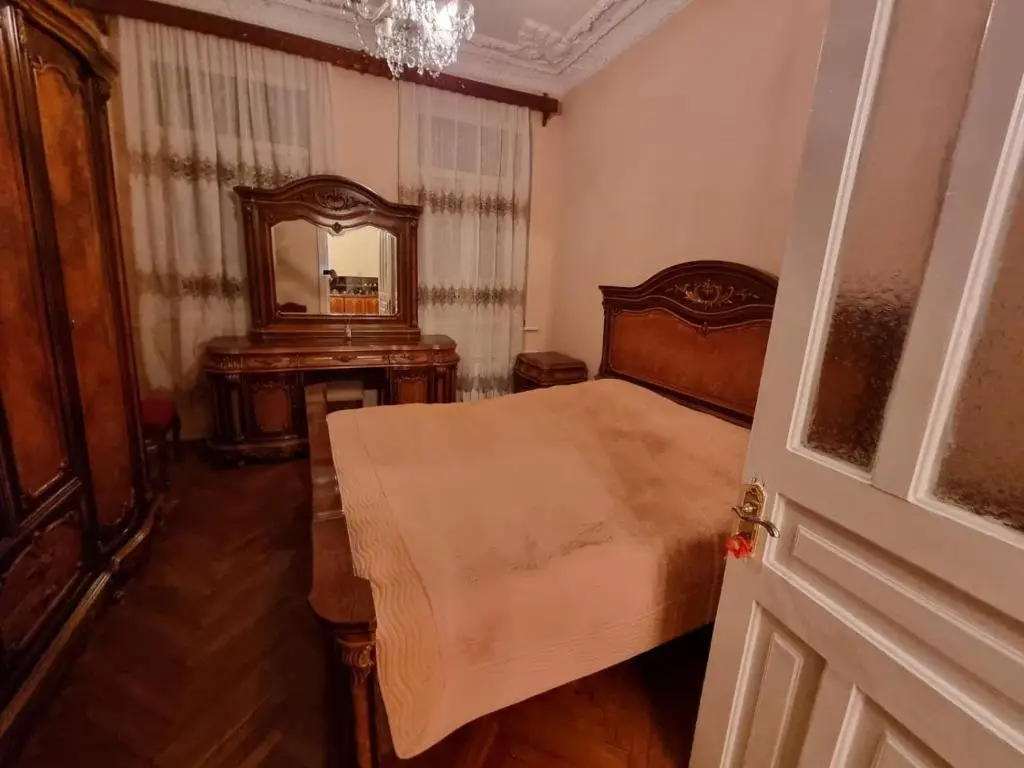 Кутаиси: Tsereteli Street #16