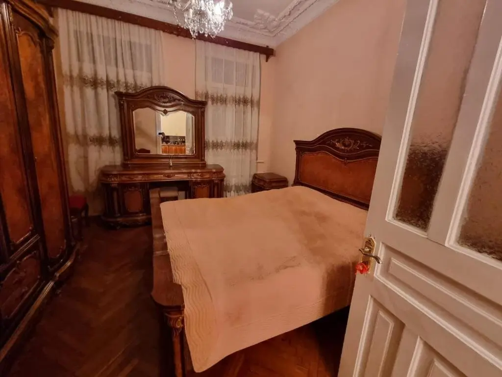 Кутаиси: Tsereteli Street #16