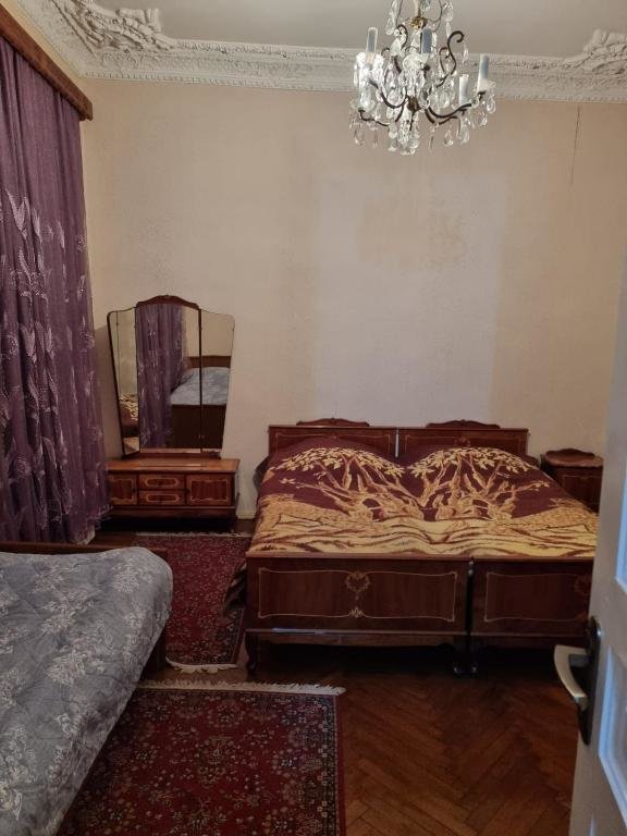 Кутаиси: Tsereteli Street #16