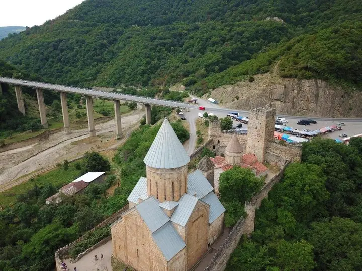 Ананури: Tourist S Paradise
