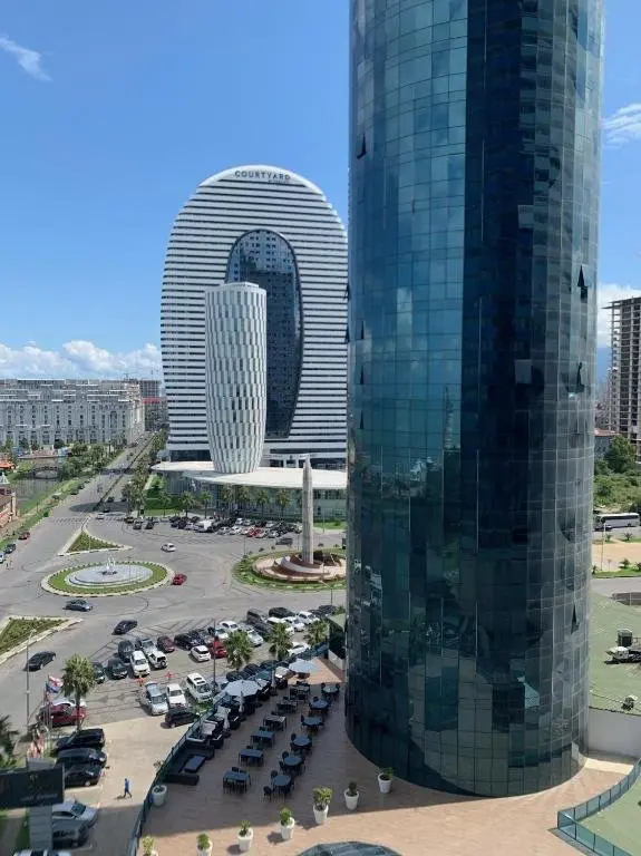 Батуми: Orbi City Apartment 925