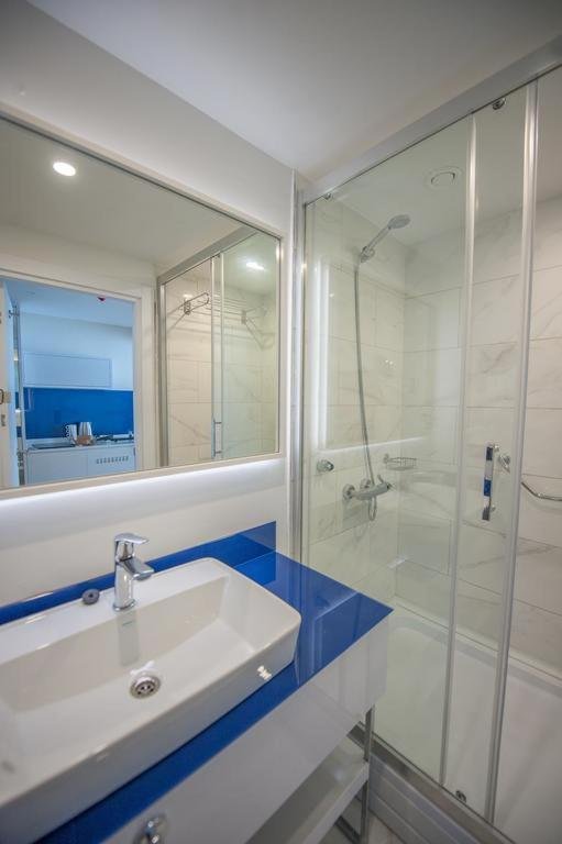 Батуми: Orbi Apartment With Sea View From 40Th Floor, Sherif Khimshiashvili Street 7