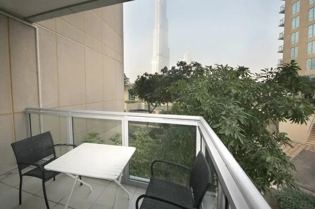 Дубай: The Residences 5 by New Arabian Holiday Homes