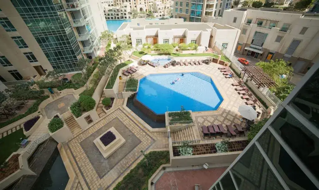 Дубай: The Residences 5 by New Arabian Holiday Homes