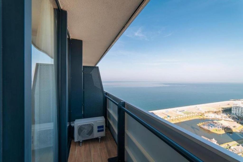Батуми: Orbi City Apartment With Sea View 45 Floor