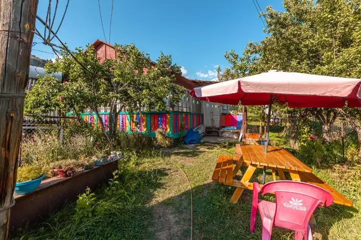 Омало: Guest House Nazo
