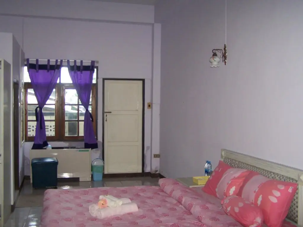 Ко Сичанг: Baan Khun Ning Sichang