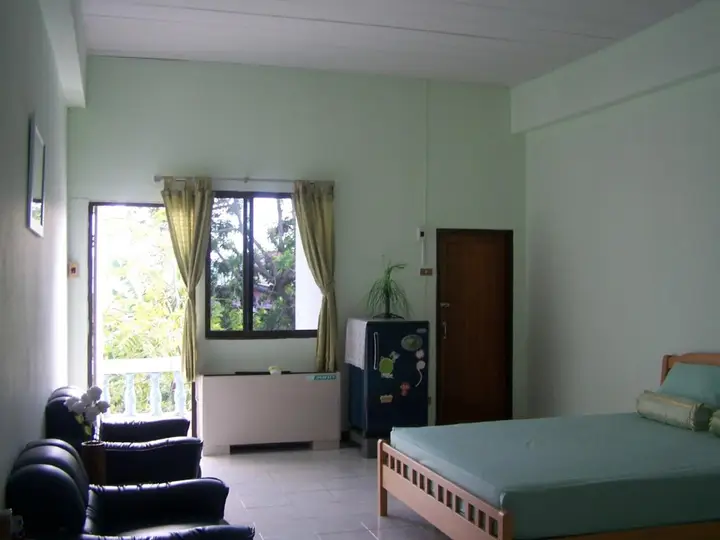 Ко Сичанг: Baan Khun Ning Sichang
