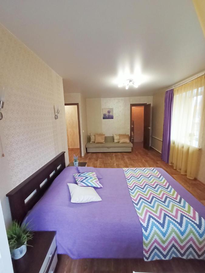 Ярославль: Apartments on Tolbukhina 64