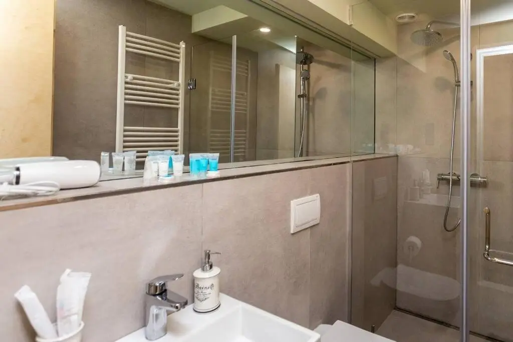 Бакуриани: 2BR apt with a furnished balcony 2 min to Kokhta