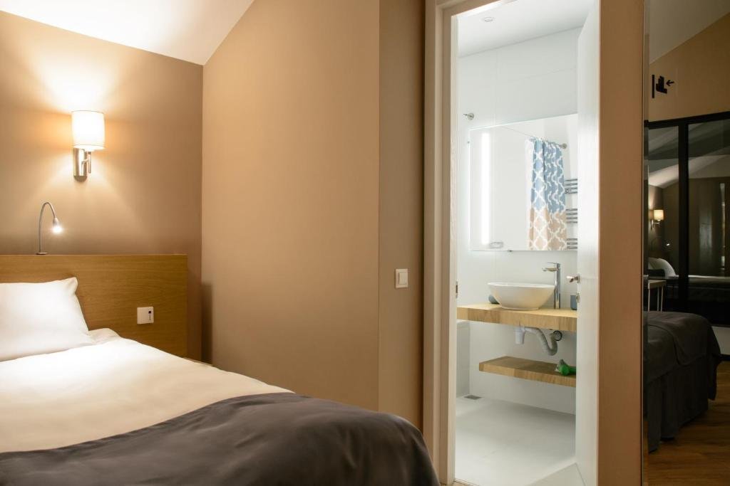Гудаури: George Snow Apartments in New Gudauri - fireplace, 50m to Gondola lift