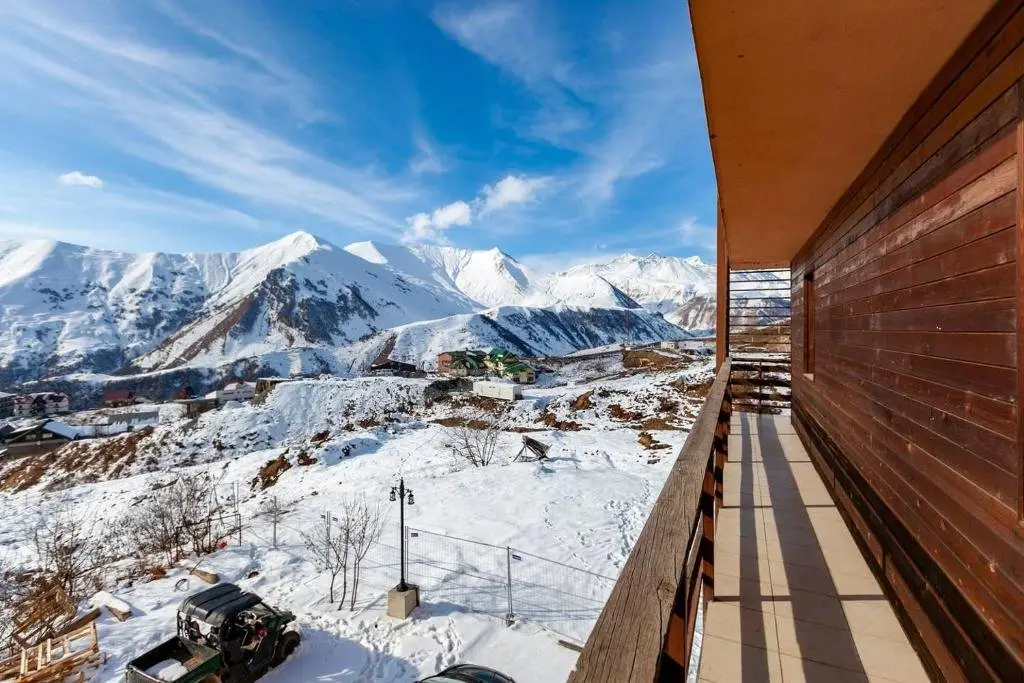 Гудаури: ❆Bright & cozy 2BR apt. w/ balcony in Gudauri❆