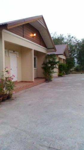 Нонгбуа Ламфу: Baan Fa & Resort