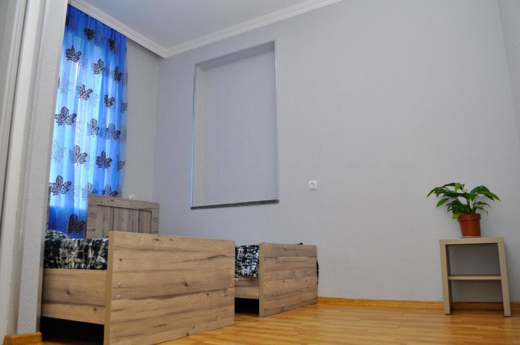 Кутаиси: Aia