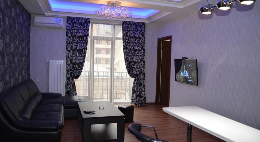 Тбилиси: Apartment Beside Parliament