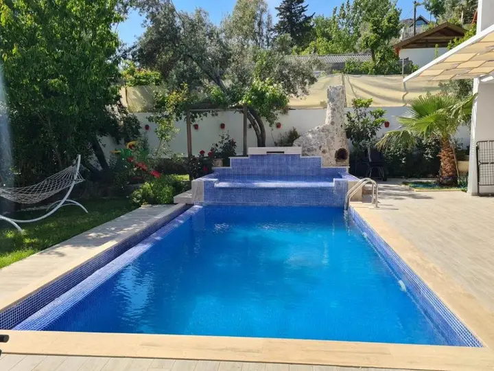 Исламлар: Villa with Jacuzzi and Backyard in Kalkan