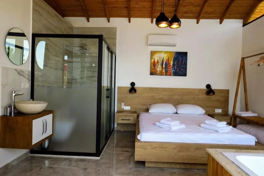 Исламлар: Marvelous Secluded Villa with Jacuzzi Private Pool and a Spacious Backyard in Kalkan