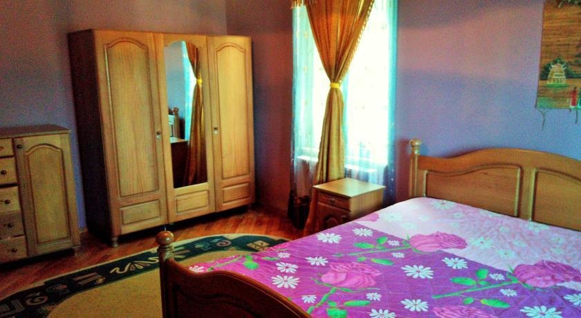 Батуми: Villa Tato