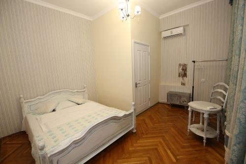 Зугдиди: In Old House