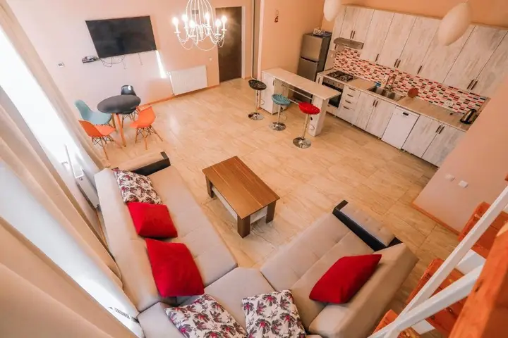 Чанадирткари: Laguna House Next To Pool at Bazaleti Lake