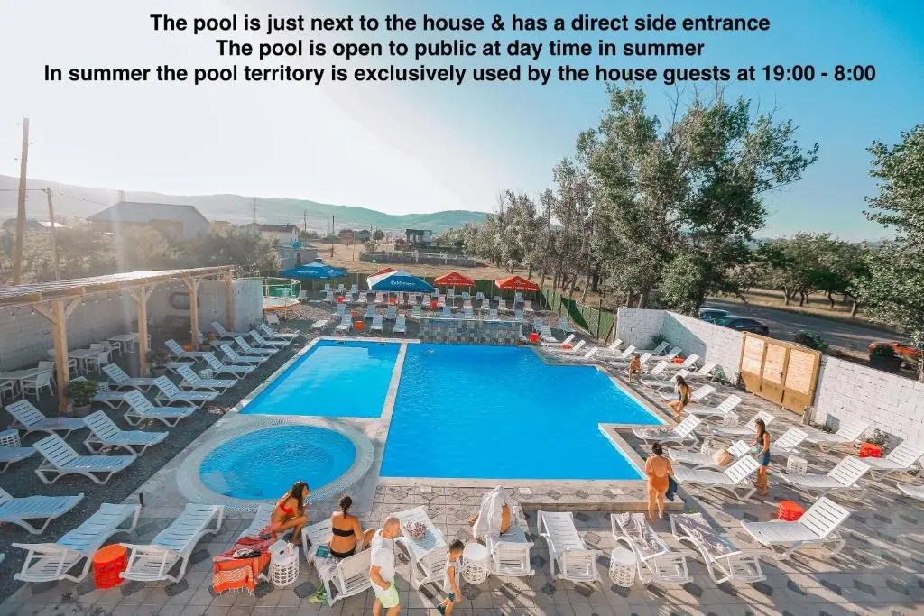 Чанадирткари: Laguna House Next To Pool at Bazaleti Lake