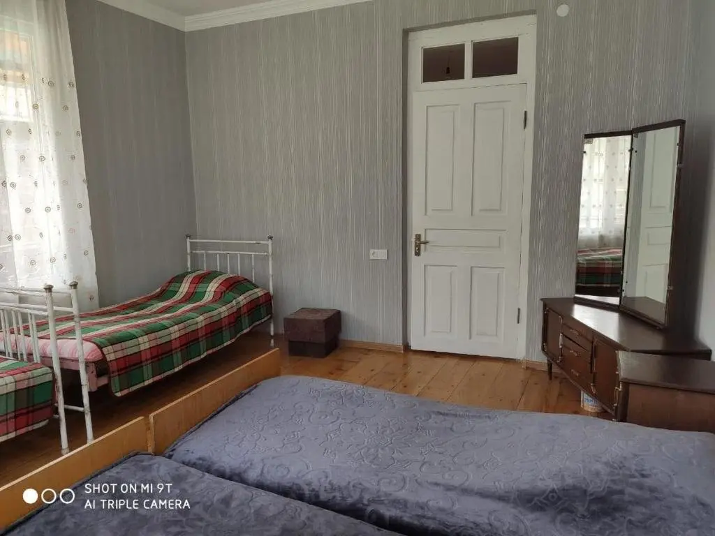 Они: Family house in Racha, Oni
