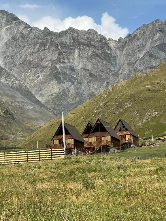 Степанцминда: Kazbegi 4 side cottages