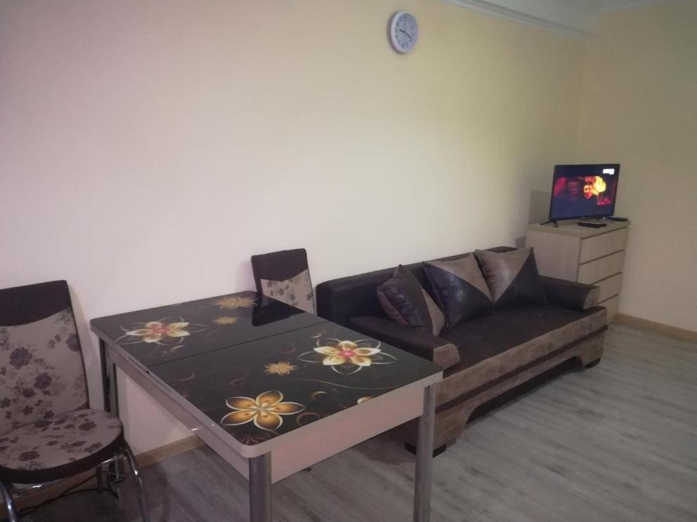 Поти: Apartment near the sea