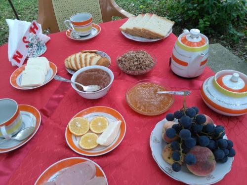 Зугдиди: Naniko's Sweet House