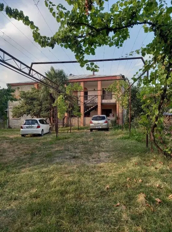 Телави: Family hotel leni