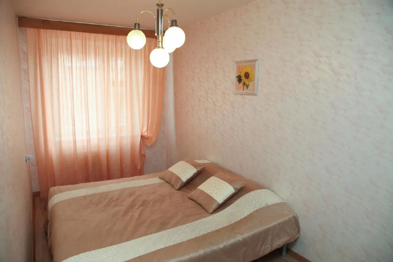 Ярославль: Apartments on Sverdlova 11