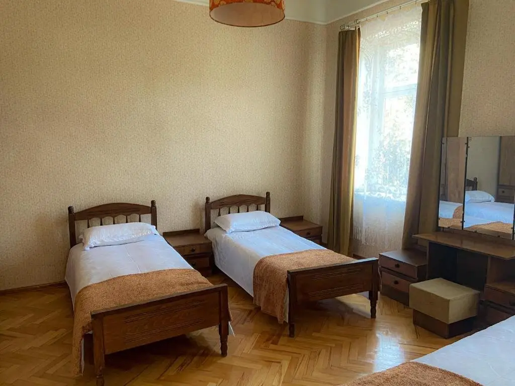 Телави: ezo guest house