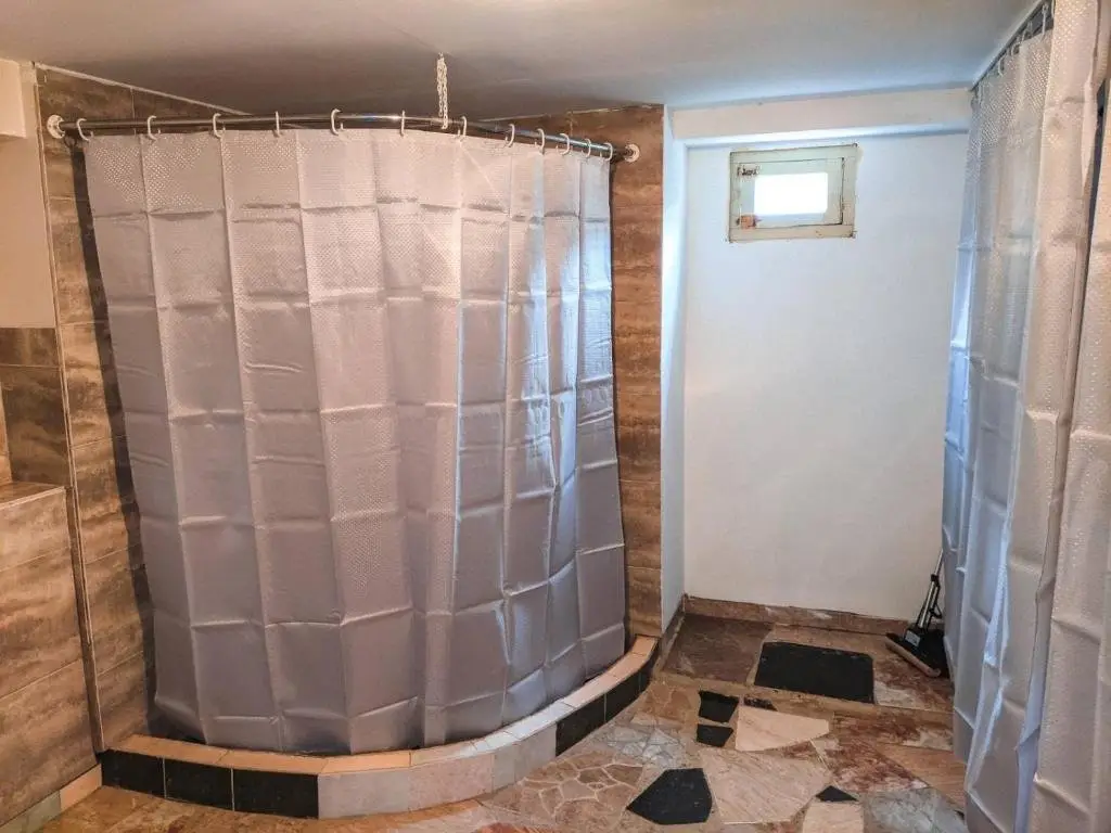 Телави: ezo guest house