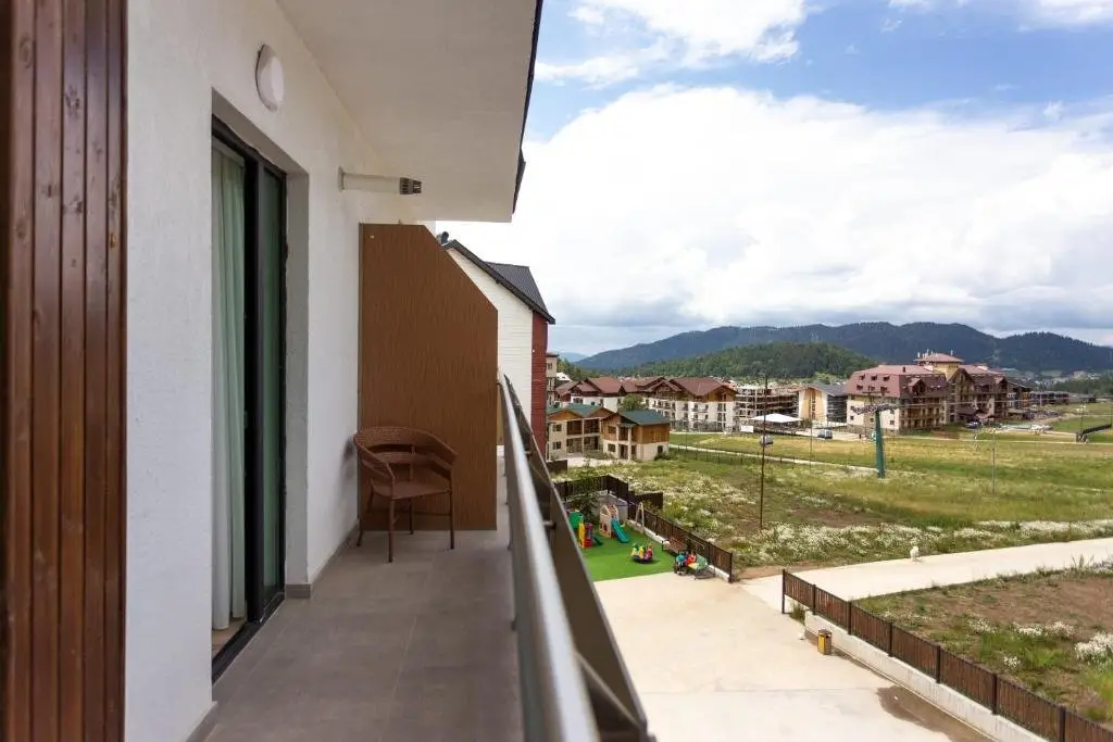 Бакуриани: Unique Ski In Out Luxury Apartment With Pool And Bar At Crystal Residence