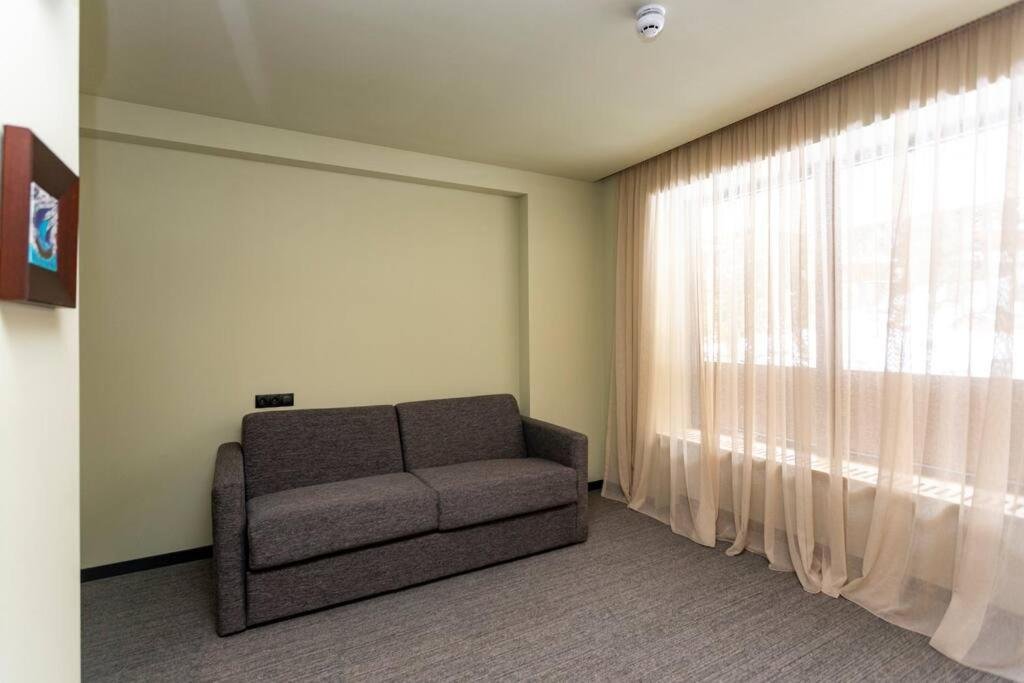 Бакуриани: cozy studio aptartment next to rooms hotel in the hills of beautiful bakuriani