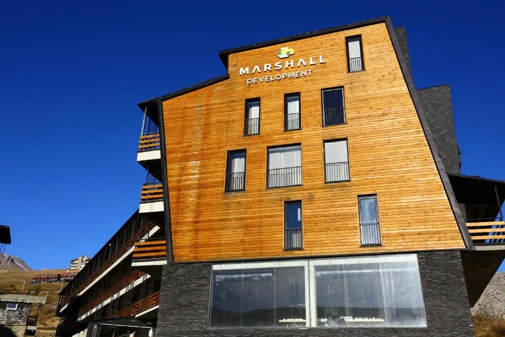 Гудаури: Marshall Gudauri 405