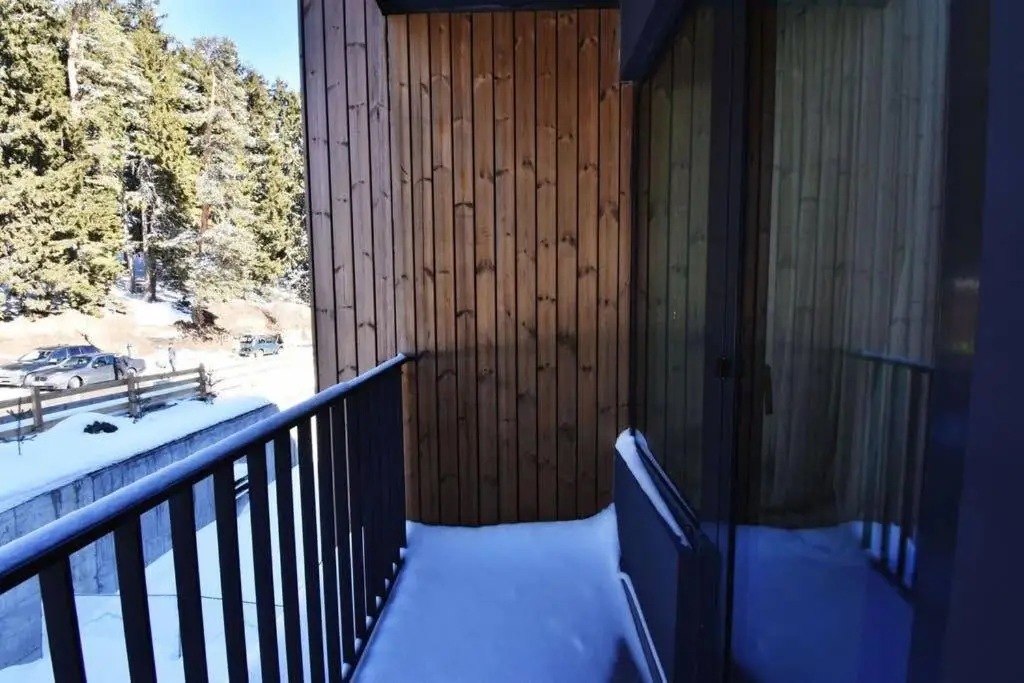 Бакуриани: 1BR apt With balcony in Bakuriani near KokhtaGora
