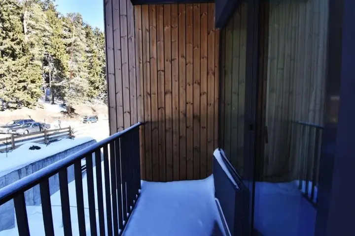 Бакуриани: 1BR apt With balcony in Bakuriani near KokhtaGora