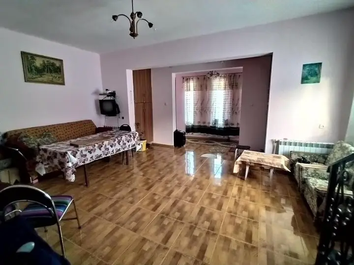 Бакуриани: Cozy cottage Entirely only! 235 to 423 lari per night for 6 to 14 persons