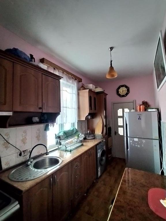 Бакуриани: Cozy cottage Entirely only! 235 to 423 lari per night for 6 to 14 persons