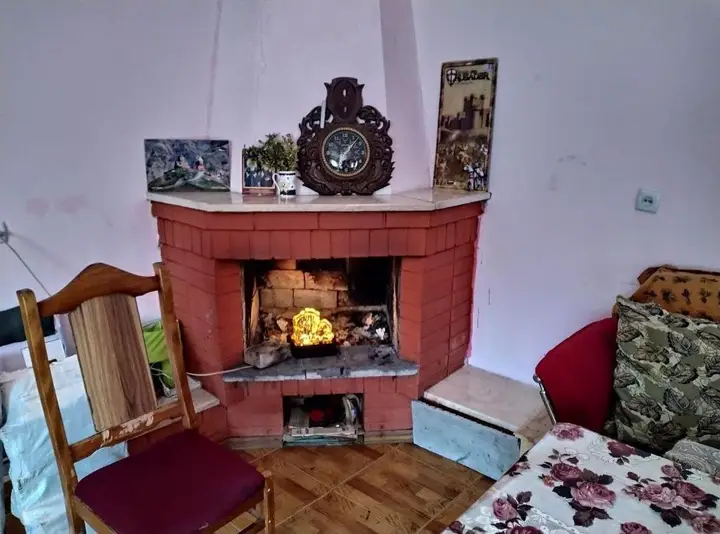 Бакуриани: Cozy cottage Entirely only! 235 to 423 lari per night for 6 to 14 persons