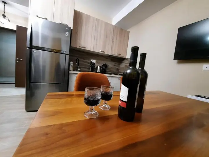 Бакурианский Андезит: haystack apartment 167
