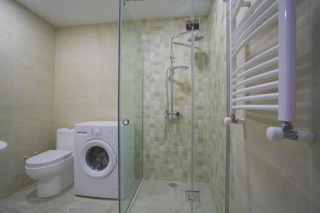 Бакуриани: Leo Group Luxury Apartment 05 562 Bakuriani Inn