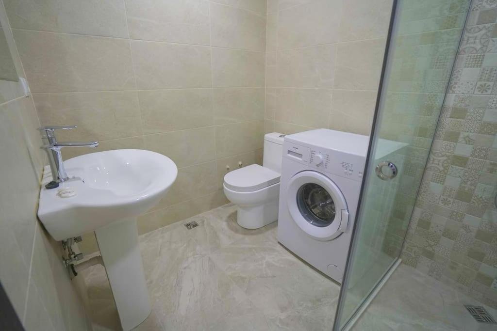 Бакуриани: Leo Group Luxury Apartment 05 562 Bakuriani Inn