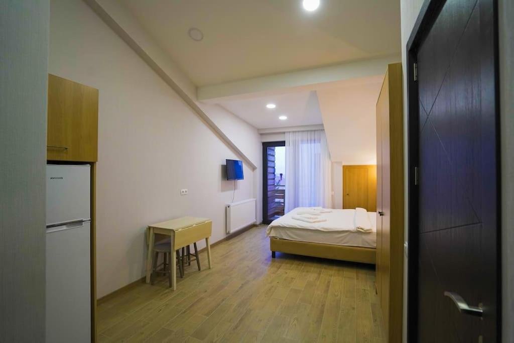 Бакуриани: Leo Group Luxury Apartment 05 560 Bakuriani Inn