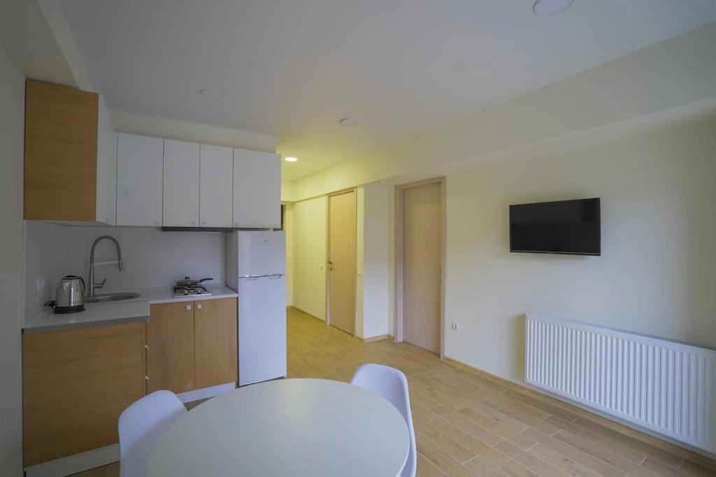 Бакуриани: Leo Group Luxury Apartment 04 32 Bakuriani Inn