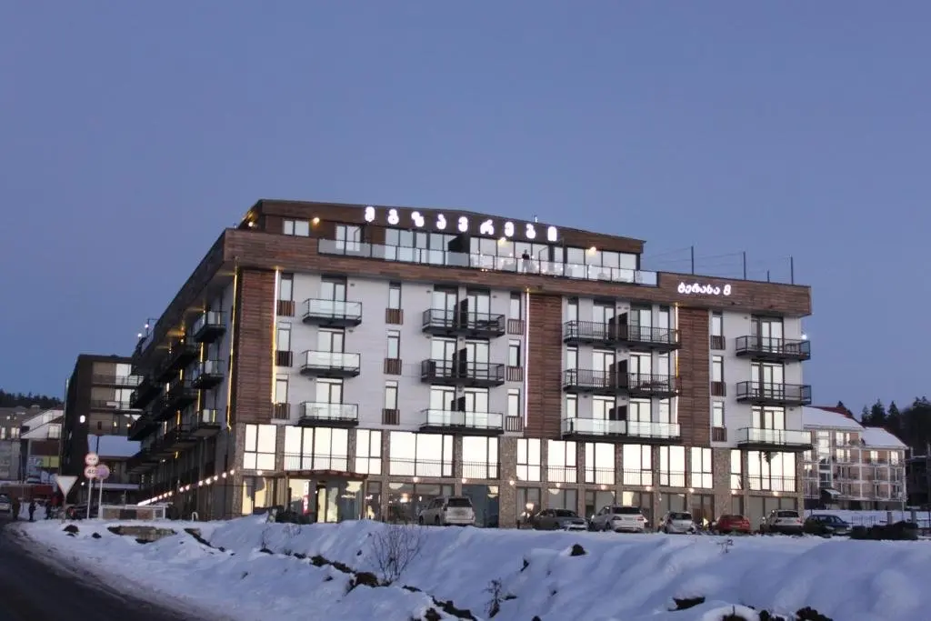 Бакуриани: Bakuriani, apartament Mgzavrebi, 8/406